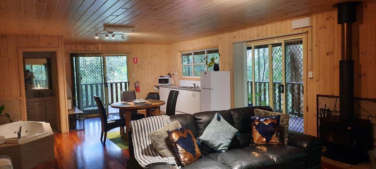 Treetops Montville Exterior photo