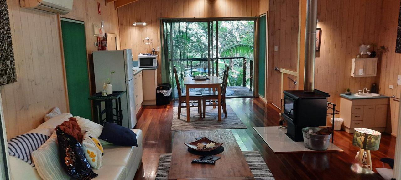 Treetops Montville Exterior photo