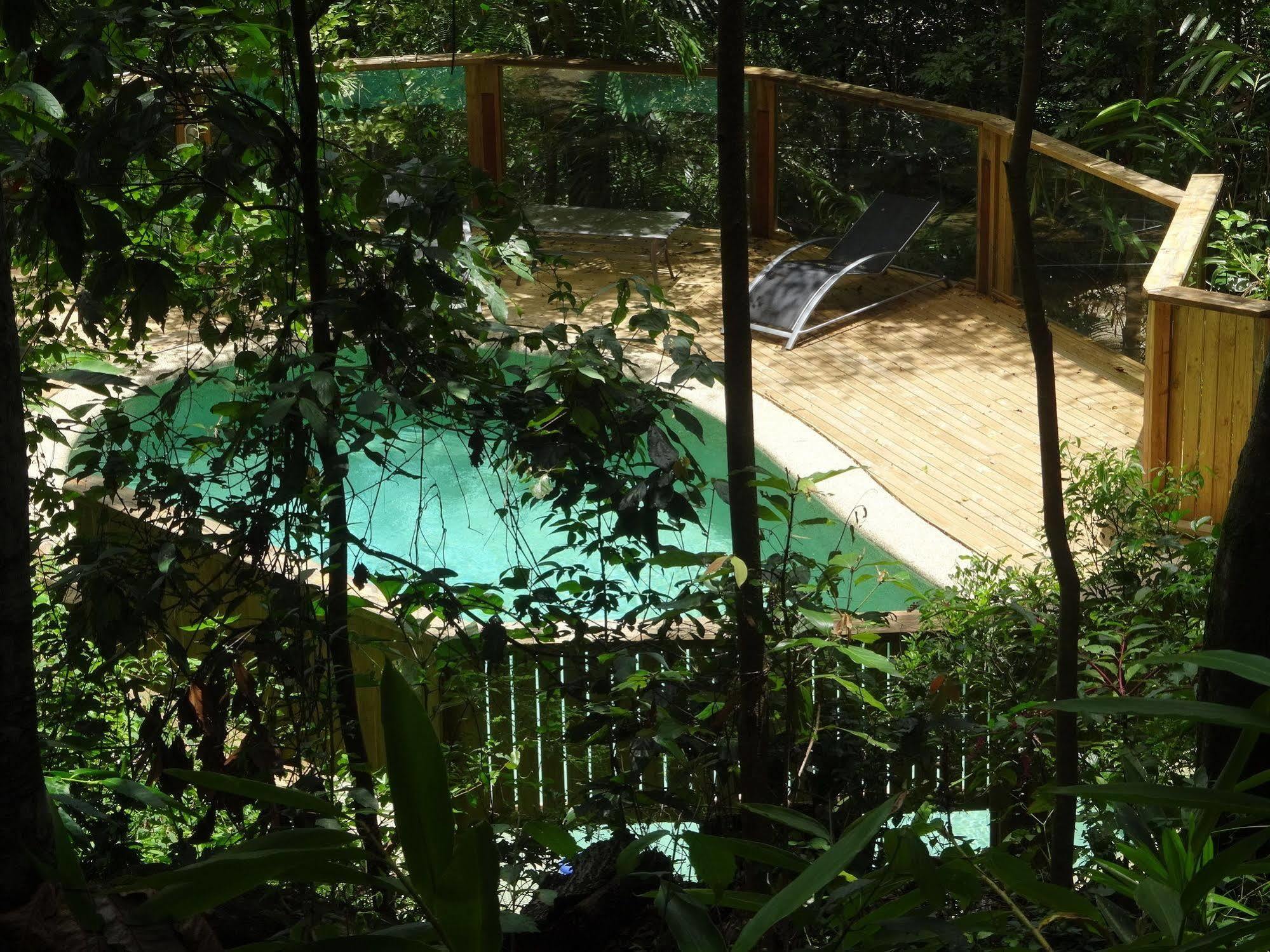 Treetops Montville Exterior photo