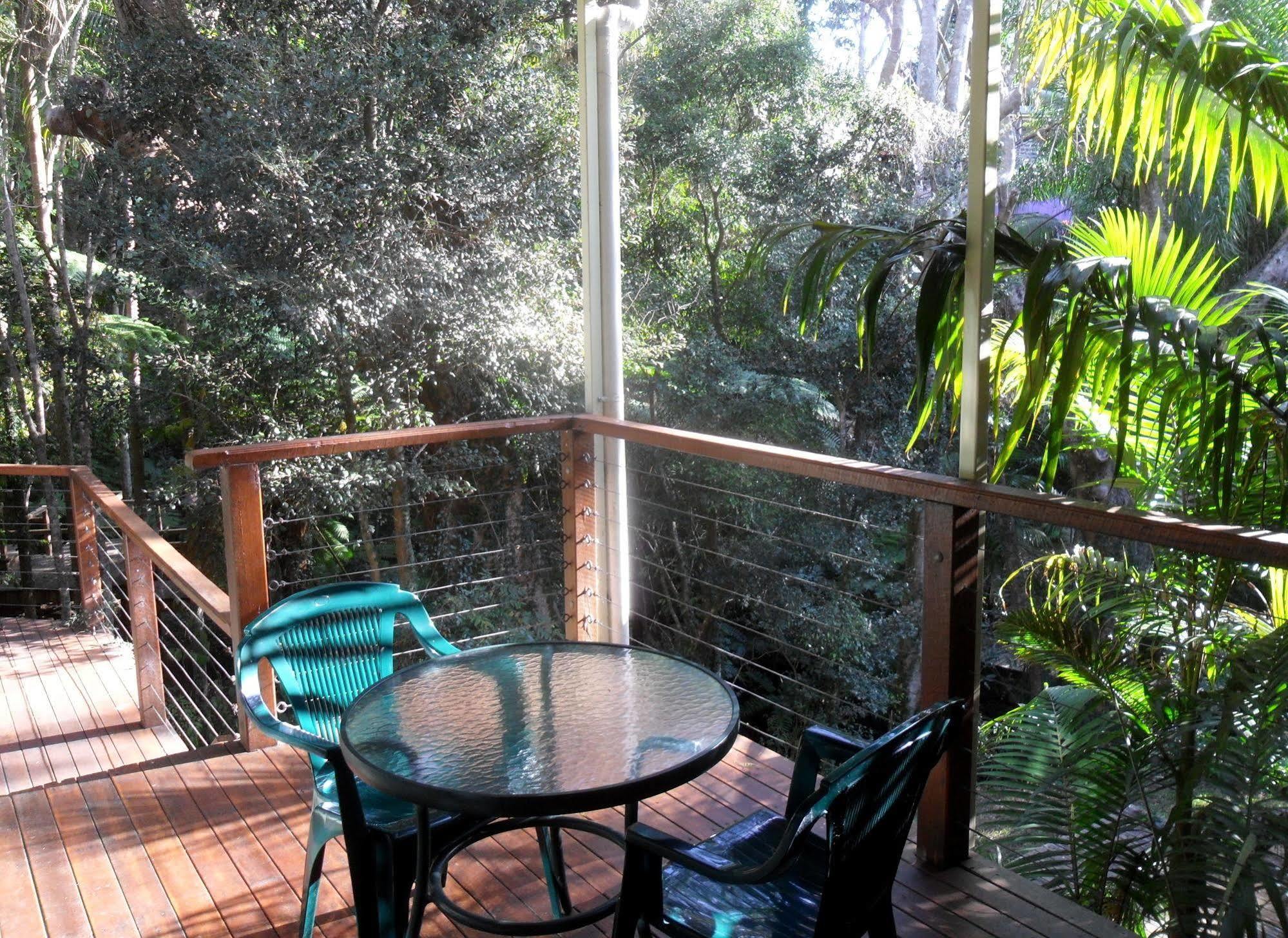 Treetops Montville Exterior photo